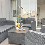 Modern Top-floor With Terrace, Ac & Free Private Secured Parking 公寓 罗克布吕讷-卡普马丹