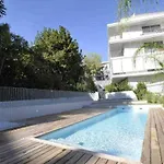 Modern Top-floor With Terrace, Ac & Free Private Secured Parking 公寓 *