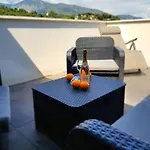 Modern Top-floor With Terrace, Ac & Free Private Secured Parking 公寓 罗克布吕讷-卡普马丹