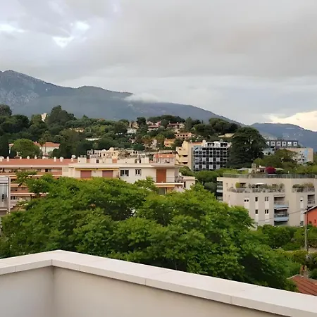 Modern Top-floor With Terrace, Ac & Free Private Secured Parking